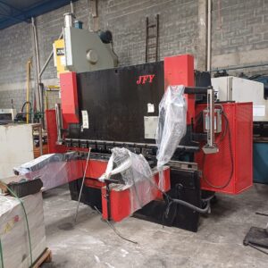 Dobradeira CNC Hidráulica JFY PR6C 2550 x 6 mm