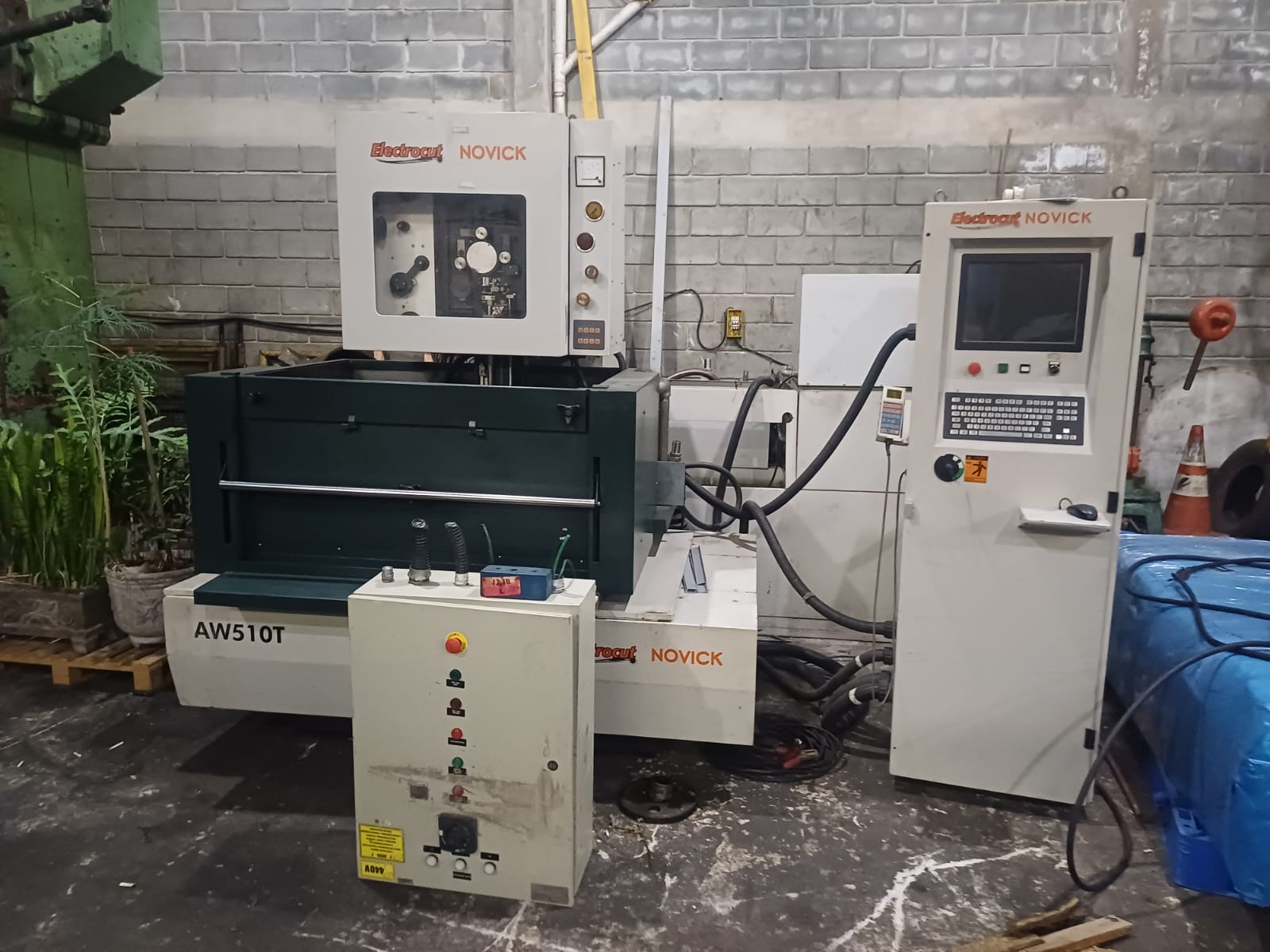 Eletroerosão a Fio CNC Novick AW510 Ano 2014 - Imagem 4