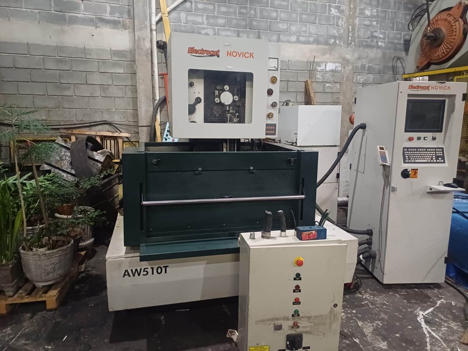 Eletroerosão a Fio CNC Novick AW510 Ano 2014