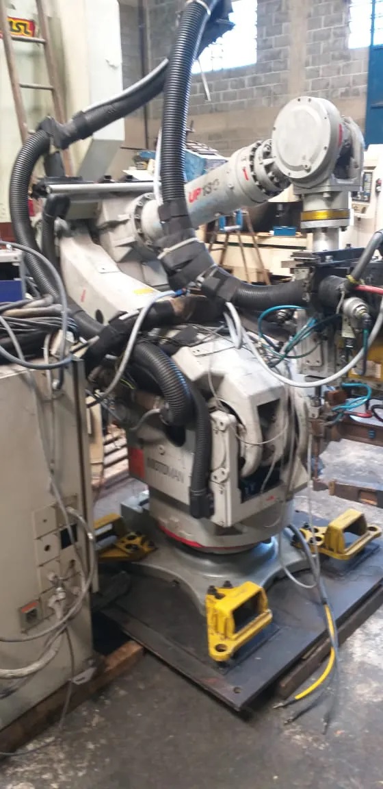 Robô Industrial de Solda Motoman UP130 - Imagem 2
